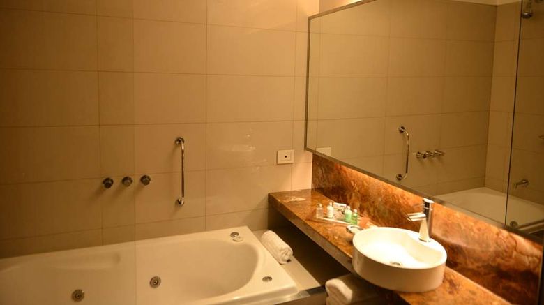 <b>Design Suites Salta Room</b>. Images powered by <a href="https://iceportal.shijigroup.com/" title="IcePortal" target="_blank">IcePortal</a>.