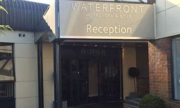 Wyboston Lakes Resort-Waterfront Hotel