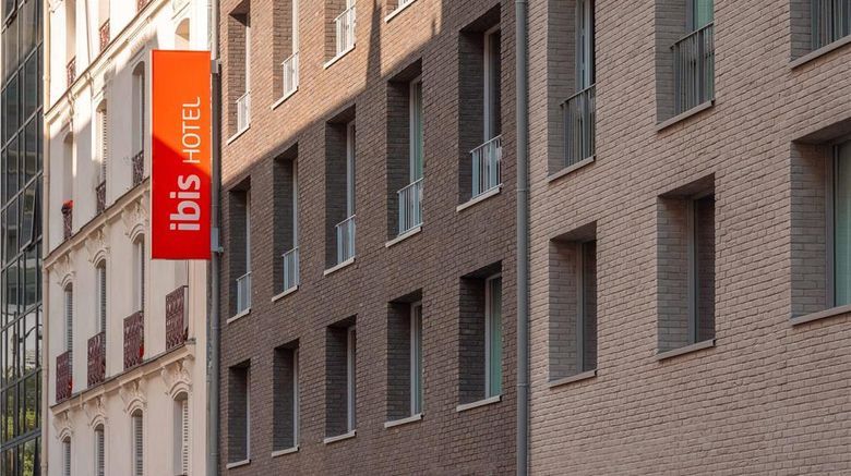 <b>ibis Paris Montparnasse Catalogne Exterior</b>. Images powered by <a href="https://iceportal.shijigroup.com/" title="IcePortal" target="_blank">IcePortal</a>.