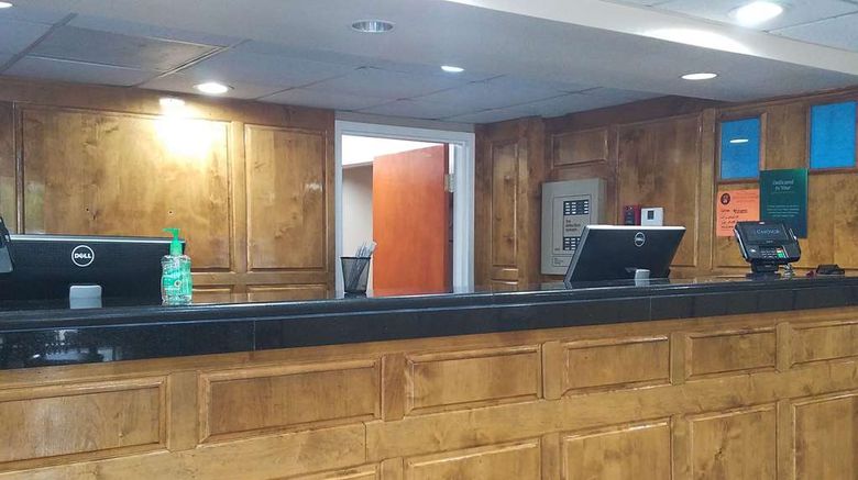 <b>Quality Inn Emporia Lobby</b>. Images powered by <a href="https://iceportal.shijigroup.com/" title="IcePortal" target="_blank">IcePortal</a>.
