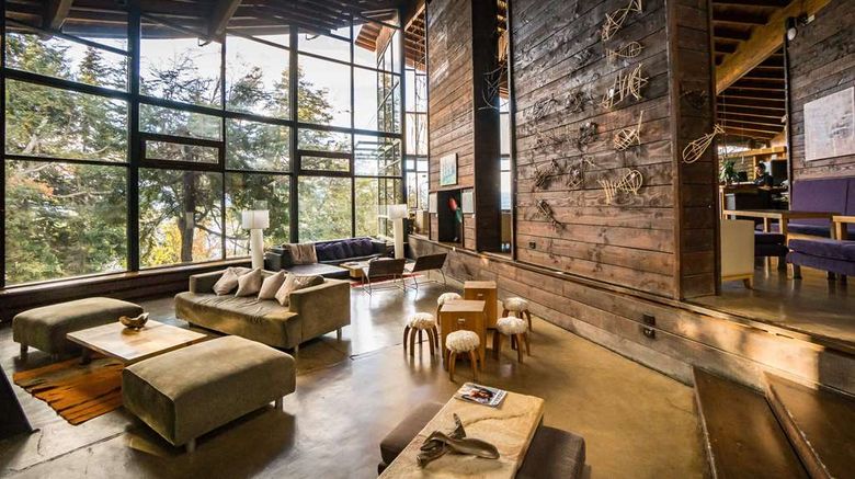 <b>Design Suites Hotel, Bariloche Lobby</b>. Images powered by <a href="https://iceportal.shijigroup.com/" title="IcePortal" target="_blank">IcePortal</a>.