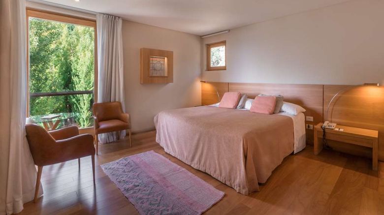 <b>Design Suites Hotel, Bariloche Room</b>. Images powered by <a href="https://iceportal.shijigroup.com/" title="IcePortal" target="_blank">IcePortal</a>.