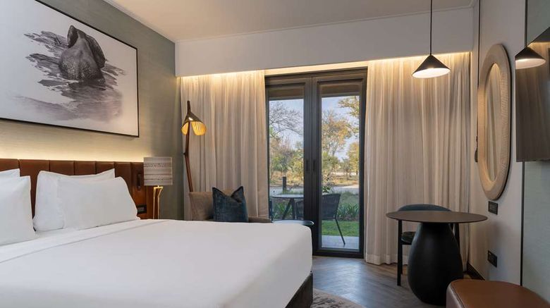 <b>Radisson Blu Mosi-Oa-Tunya LVI Resort Room</b>. Images powered by <a href="https://iceportal.shijigroup.com/" title="IcePortal" target="_blank">IcePortal</a>.