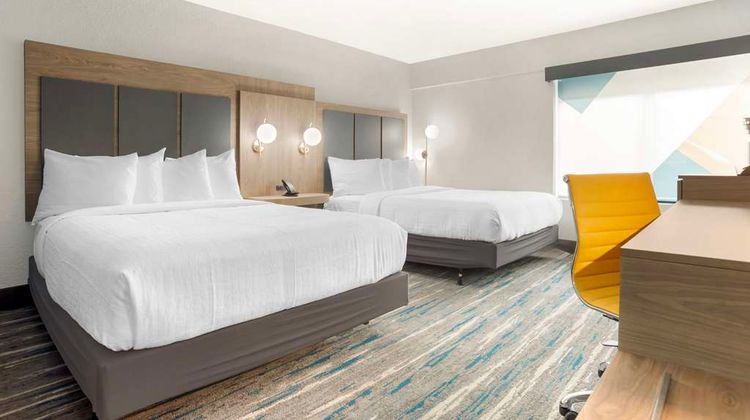Best Western Plus Mobile Inn & Suites Room