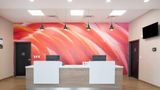 <b>Best Western Plus Mobile Inn & Suites Lobby</b>. Images powered by <a href="https://iceportal.shijigroup.com/" title="IcePortal" target="_blank">IcePortal</a>.