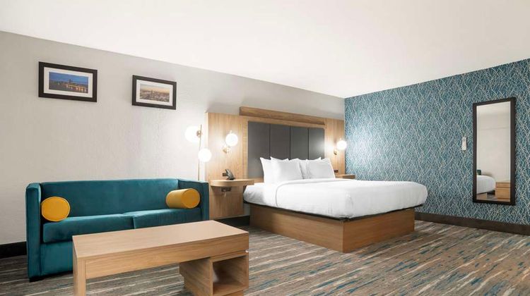 Best Western Plus Mobile Inn & Suites Room