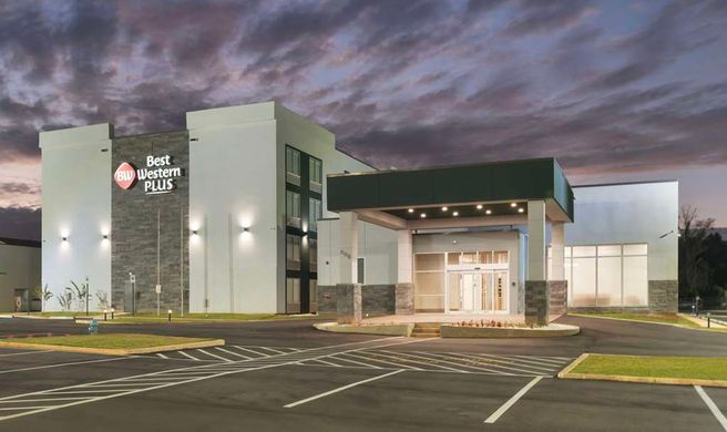 Best Western Plus Mobile Inn & Suites Exterior