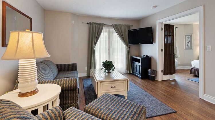 Charlevoix Inn & Sts SureStay Coll by BW Suite