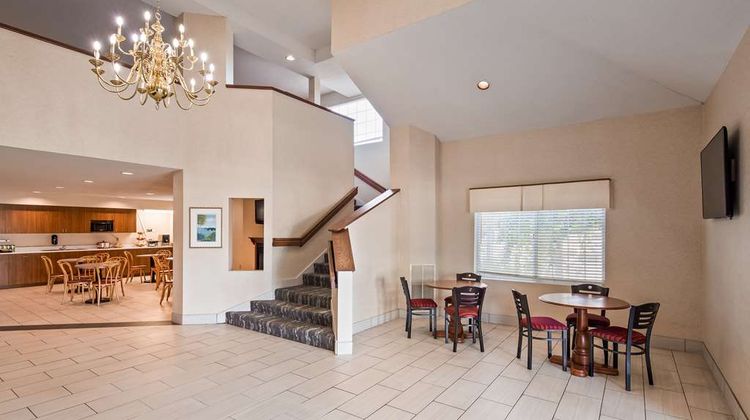 Charlevoix Inn & Sts SureStay Coll by BW Lobby