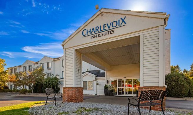 Charlevoix Inn & Sts SureStay Coll by BW Exterior