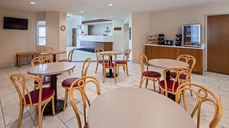 <b>Charlevoix Inn & Sts SureStay Coll by BW Restaurant</b>. Images powered by <a href="https://iceportal.shijigroup.com/" title="IcePortal" target="_blank">IcePortal</a>.