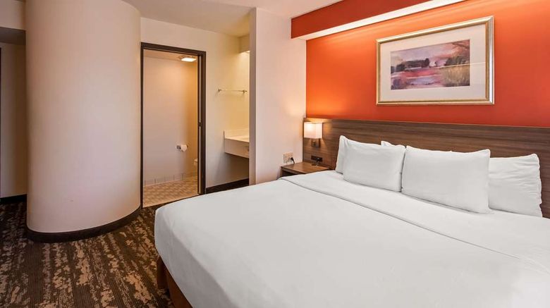 <b>Charlevoix Inn & Sts SureStay Coll by BW Room</b>. Images powered by <a href="https://iceportal.shijigroup.com/" title="IcePortal" target="_blank">IcePortal</a>.