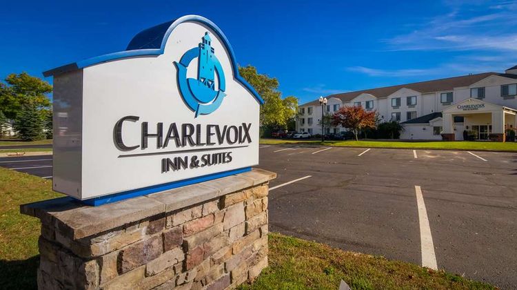 Charlevoix Inn & Sts SureStay Coll by BW Exterior