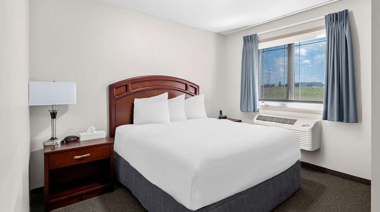 <b>SureStay Plus by Best Western Hardisty Suite</b>. Images powered by <a href="https://iceportal.shijigroup.com/" title="IcePortal" target="_blank">IcePortal</a>.