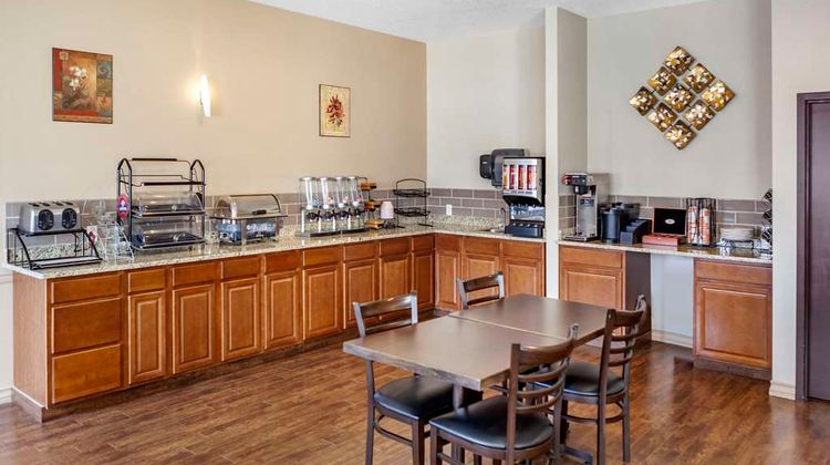 Quality Inn & Stes Edmonton Intl Airport Restaurant