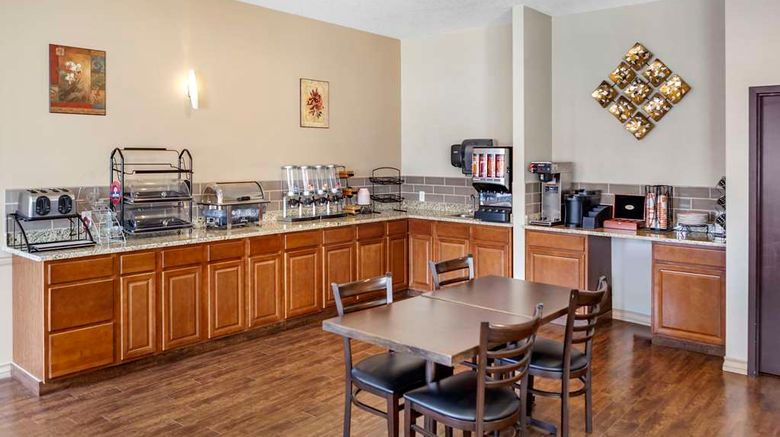 <b>Quality Inn & Stes Edmonton Intl Airport Restaurant</b>. Images powered by <a href="https://iceportal.shijigroup.com/" title="IcePortal" target="_blank">IcePortal</a>.