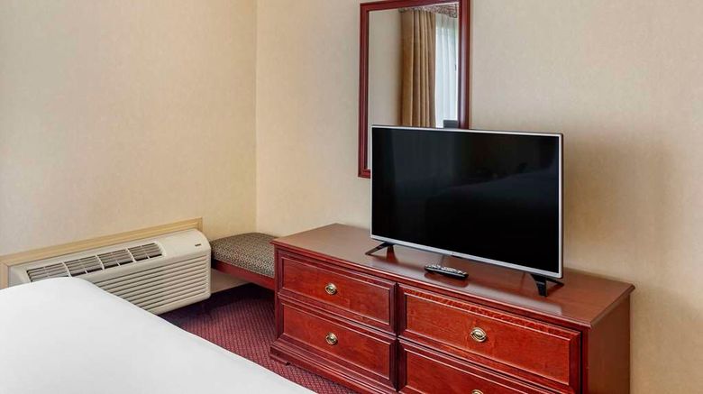 <b>Quality Inn & Stes Edmonton Intl Airport Suite</b>. Images powered by <a href="https://iceportal.shijigroup.com/" title="IcePortal" target="_blank">IcePortal</a>.
