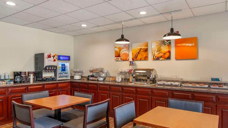 <b>Comfort Inn & Suites Restaurant</b>. Images powered by <a href="https://iceportal.shijigroup.com/" title="IcePortal" target="_blank">IcePortal</a>.