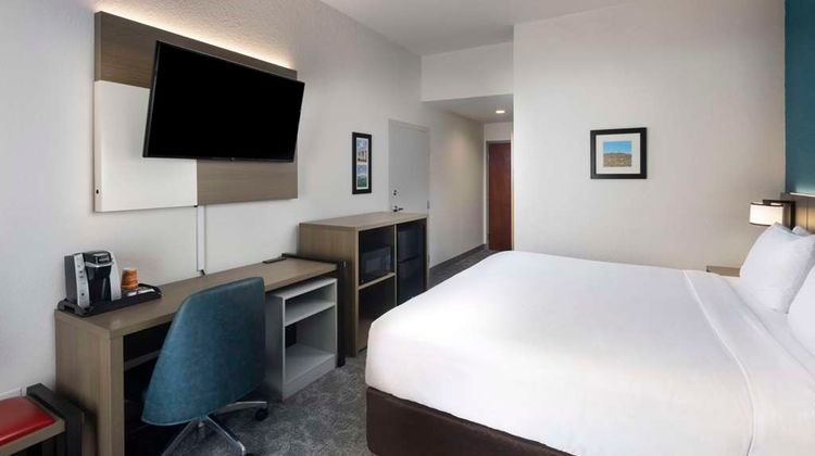 Comfort Inn & Suites Room