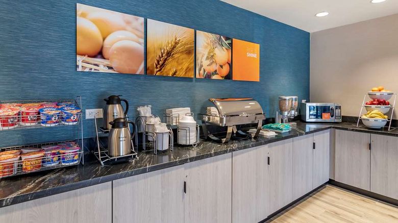 <b>Comfort Suites Grandview-Kansas City Restaurant</b>. Images powered by <a href="https://iceportal.shijigroup.com/" title="IcePortal" target="_blank">IcePortal</a>.