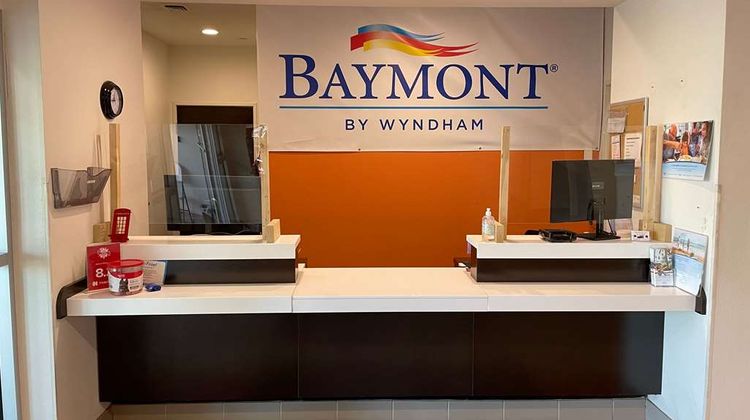 Baymont by Wyndham Williston Lobby