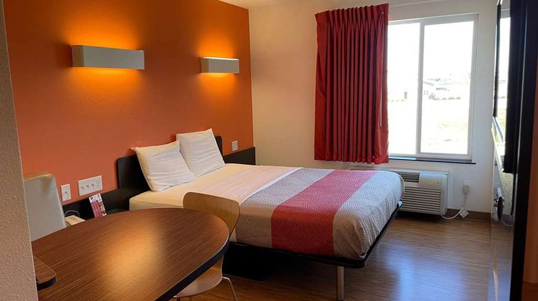 <b>Baymont by Wyndham Williston Room</b>. Images powered by <a href="https://iceportal.shijigroup.com/" title="IcePortal" target="_blank">IcePortal</a>.