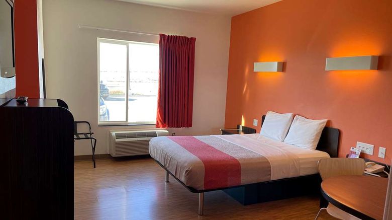 <b>Baymont by Wyndham Williston Room</b>. Images powered by <a href="https://iceportal.shijigroup.com/" title="IcePortal" target="_blank">IcePortal</a>.