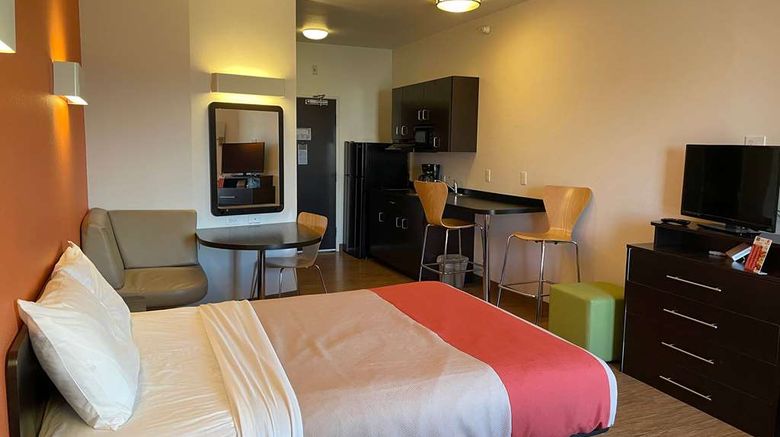 <b>Baymont by Wyndham Williston Room</b>. Images powered by <a href="https://iceportal.shijigroup.com/" title="IcePortal" target="_blank">IcePortal</a>.