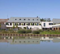 Hotel Terre de Loire Exterior