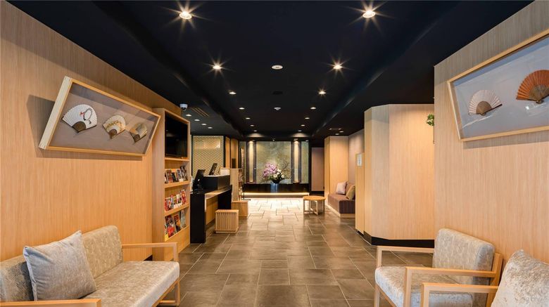 <b>Comfort Inn Kyoto Shijokarasuma Lobby</b>. Images powered by <a href="https://iceportal.shijigroup.com/" title="IcePortal" target="_blank">IcePortal</a>.
