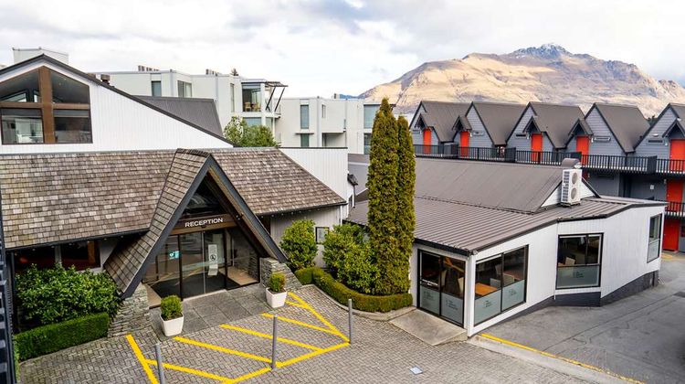 Heartland Hotel Queenstown Exterior