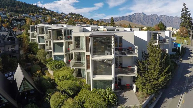 Scenic Suites Queenstown Exterior. Images powered by <a href="https://iceportal.shijigroup.com" target="_blank" rel="noopener">Ice Portal</a>.