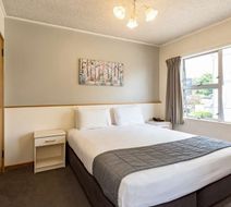 Heartland Ambassador Hotel Hamilton Room