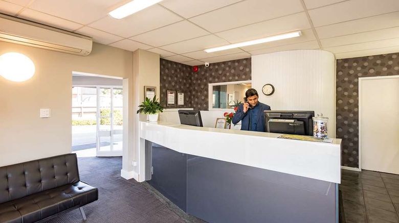 <b>Heartland Ambassador Hotel Hamilton Lobby</b>. Images powered by <a href="https://iceportal.shijigroup.com/" title="IcePortal" target="_blank">IcePortal</a>.