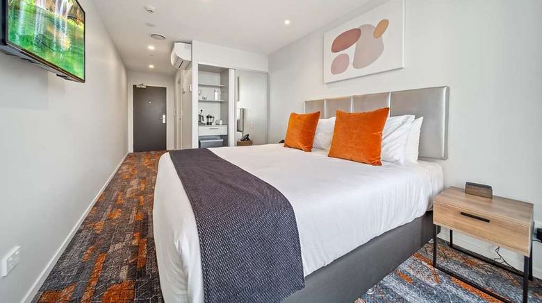 <b>Ramada by Wyndham Newmarket Room</b>. Images powered by <a href="https://iceportal.shijigroup.com/" title="IcePortal" target="_blank">IcePortal</a>.