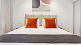 Ramada by Wyndham Newmarket Room