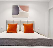 Ramada by Wyndham Newmarket Room