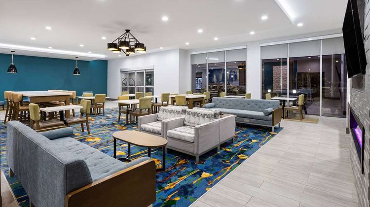 La Quinta Inn & Suites by Wyndham Lobby