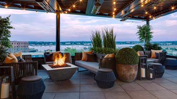 Canopy by Hilton Portland Waterfront Restaurant