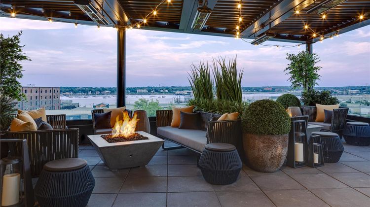 Canopy by Hilton Portland Waterfront Restaurant