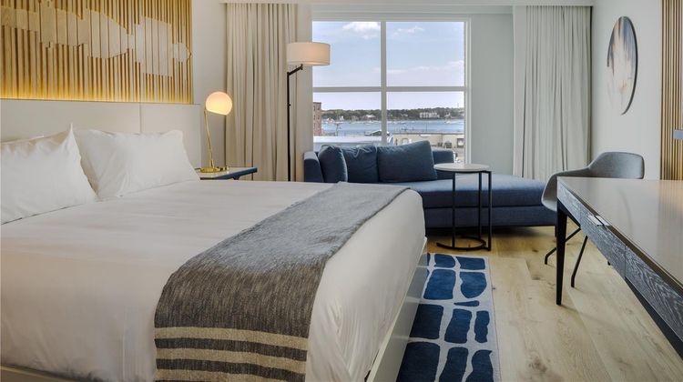Canopy by Hilton Portland Waterfront Room