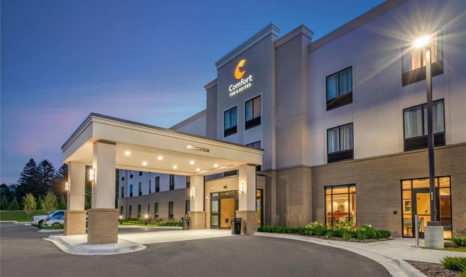 Comfort Inn & Suites Clarkston Exterior