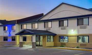 Travelodge by Wyndham Fargo