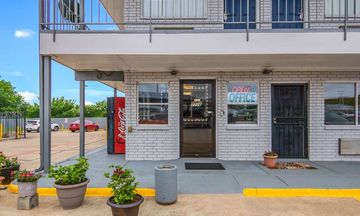 Knights Inn North Richland Hills