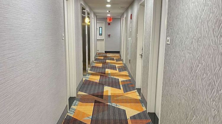 Super 8 by Wyndham Brooklyn Williamsburg Other