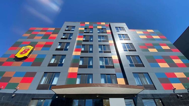 Super 8 by Wyndham Brooklyn Williamsburg Exterior