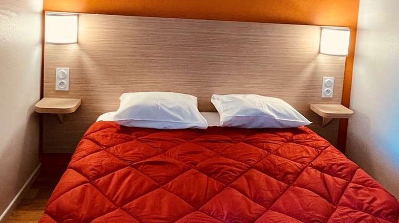 <b>Hotel Premiere Classe Rennes Ouest Room</b>. Images powered by <a href="https://iceportal.shijigroup.com/" title="IcePortal" target="_blank">IcePortal</a>.