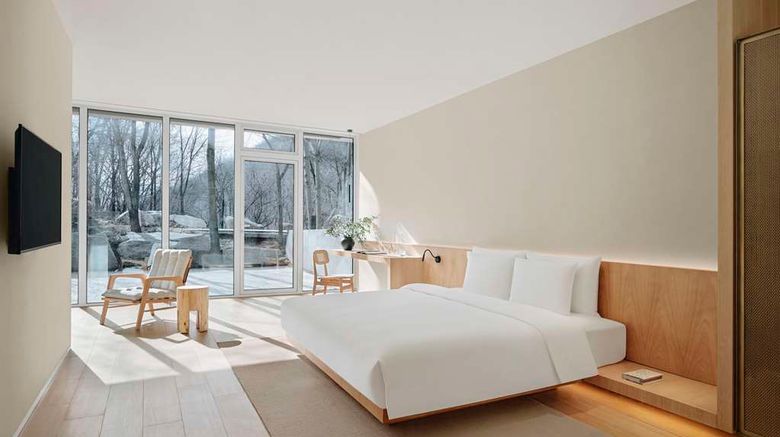 <b>Commune by The Great Wall Suite</b>. Images powered by <a href="https://iceportal.shijigroup.com/" title="IcePortal" target="_blank">IcePortal</a>.