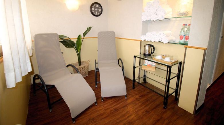 <b>Minerva Hotel Health</b>. Images powered by <a href="https://iceportal.shijigroup.com/" title="IcePortal" target="_blank">IcePortal</a>.