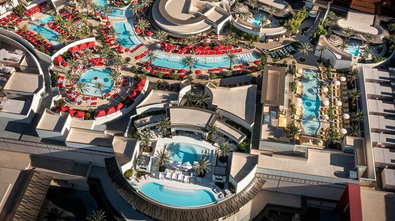 <b>Crockfords Las Vegas-LXR Hotels & Resort Pool</b>. Images powered by <a href="https://iceportal.shijigroup.com/" title="IcePortal" target="_blank">IcePortal</a>.